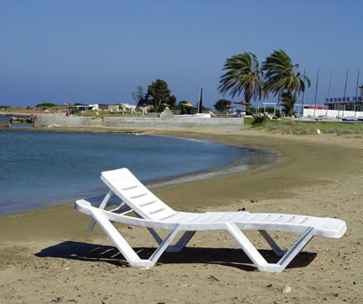 The beach at the sailing club, Akrotiri
